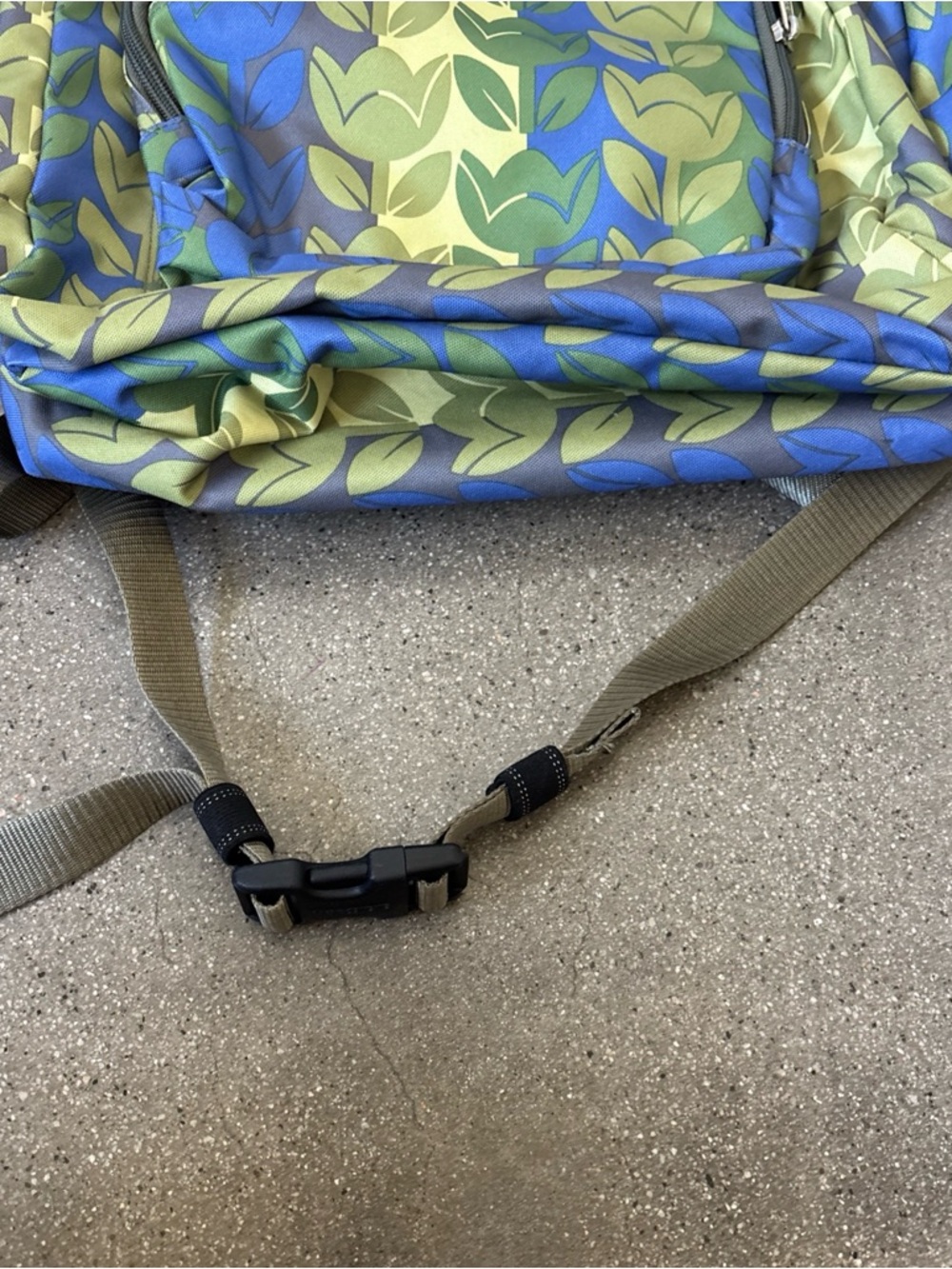 L.L. Bean Green and Blue Patterned women or kids Backpack - Picture 6 of 10
